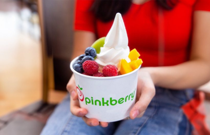 Frozen yogurt con fresa, mango y kiwi